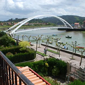 Casa De Marinos Uribekosta Pensión